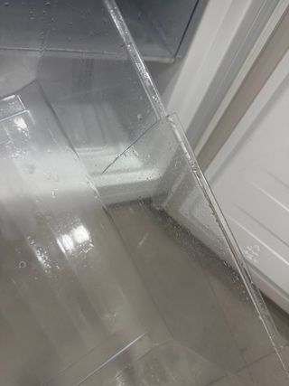 Nevera Hisense con vinilo divertido