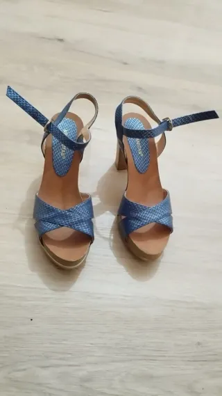 Sandalias azul y dorado talla 37
