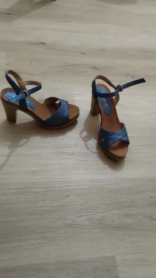 Sandalias azul y dorado talla 37