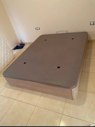 Canapé de madera y tela