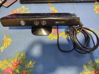 Xbox 360 Slim + Kinect + 4 mandos