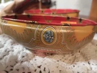 Uovo vintage decorato