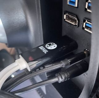 Cavo C a HDMI con Ricarica USB Switch