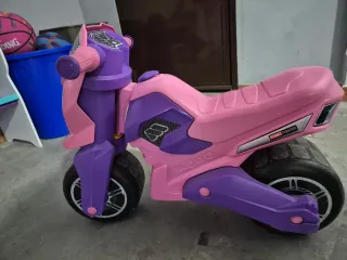 Moto de juguete Molto rosa y morada