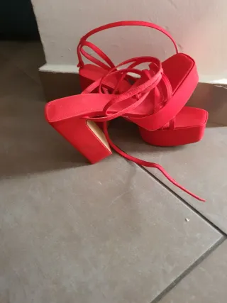 Sandalias rojas plataforma talla 36