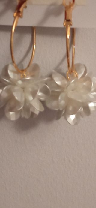 Par de Pendientes aro flor blanco/ rosa