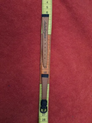 Correa de reloj antialérgica negra vintage.