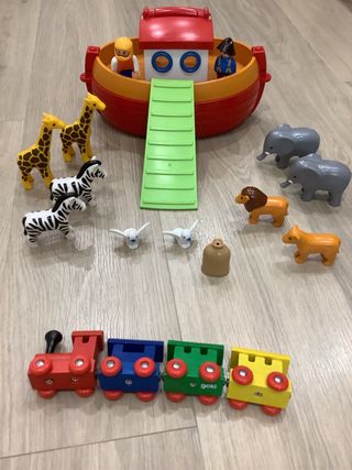 Arca Noé Playmobil y tren magnético madera.
