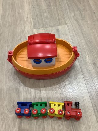 Arca Noé Playmobil y tren magnético madera.