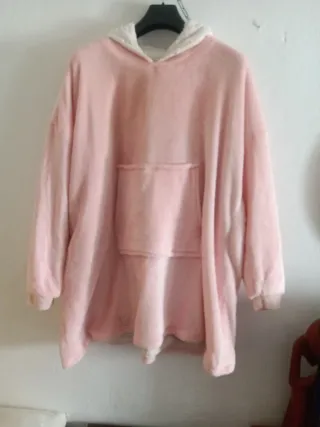 Sudadera oversize rosa con capucha
