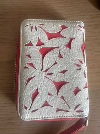 Cartera Desigual floral blanca y rosa