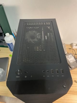 Caja PC MSI más fuente de alimentación