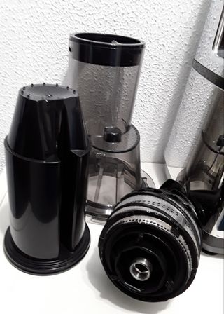 Licuadora exprimidor Ariston.