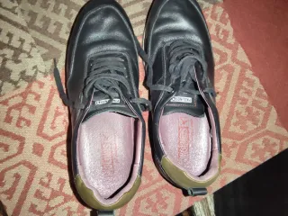 Zapatillas Pikolinos Negras y Marrones