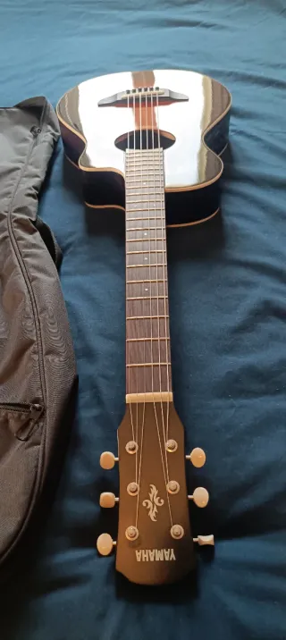 Yamaha APX T2 sunburst NUEVA