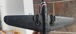 Réplica avión película capitán Sky mundo mañana