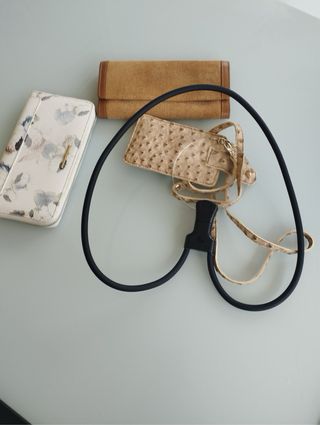 2 Carteras una de Parfois, Bolsito y Lupa