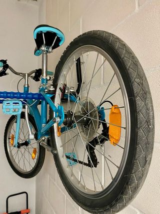 Bici niña 20 pulgadas. De Decathlon. Muy poco uso.