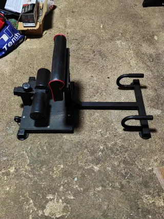 Máquina Sissy Squat Max Strength