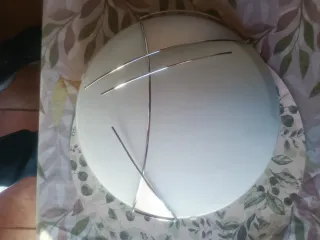 Lámparas de pared cristal y metal.