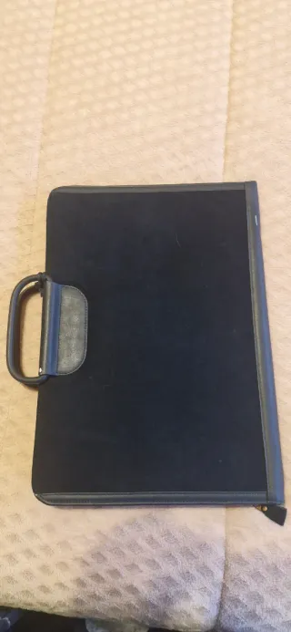 Portafolio ejecutivo beige y azul