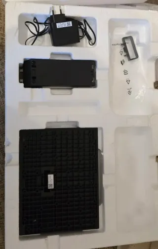 Pantalla Koorui con caja