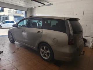 Mitsubishi Grandis 2007