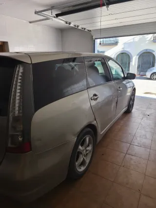 Mitsubishi Grandis 2007