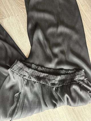 Pantalones negros anchos