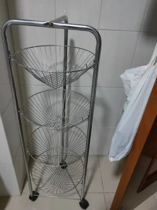 Frutero Metálico Plateado con Ruedas