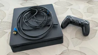 Ps4 Slim 1TB Negra + Mando y Cables