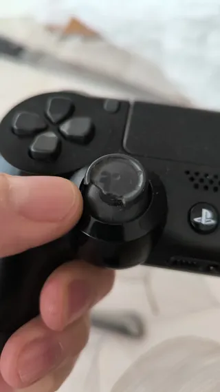 Ps4 Slim 1TB Negra + Mando y Cables