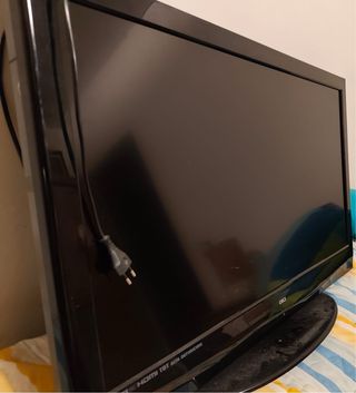 Televisión OKI 37” Full HD con mando