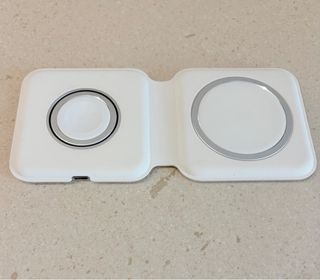 Cargador Doble Apple Blanco en perfecto estado