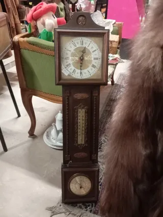 Orologio da terra con termometro