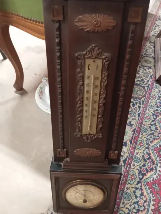 Orologio da terra con termometro