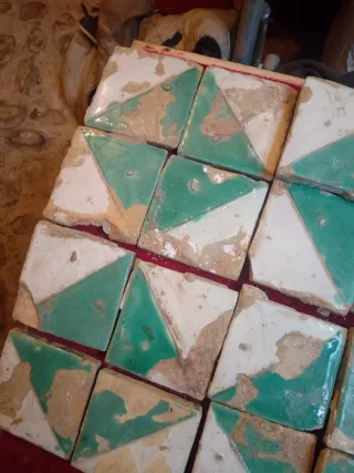 16 azulejos s.XVIII 10x10cm