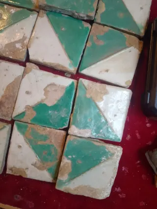 16 azulejos s.XVIII 10x10cm