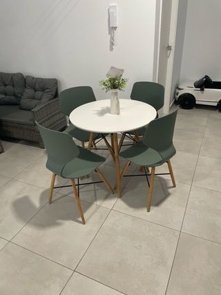 Mesa redonda blanca 4 sillas diseño nórdico