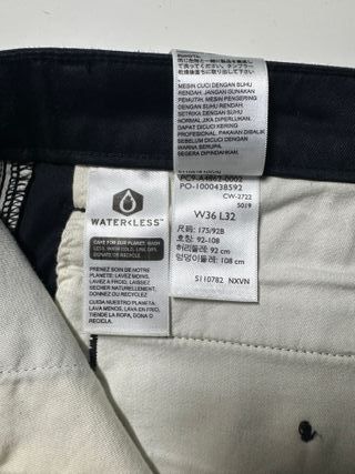 Pantalón negro Dockers Original Chino – Talla 36