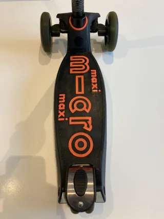 Patinete Micro Maxi Deluxe LED 3 Ruedas