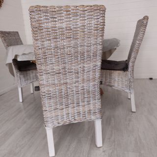 4 Sillas Comedor Ratán Gris Patas Blancas