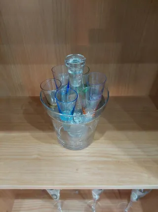 Set cubitera y 6 vasos chupito cristal de colores