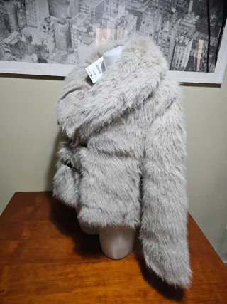 Abrigo pelo gris Zara