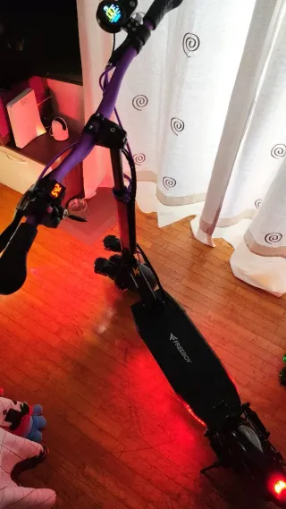 Patín Eléctrico Morado Con Llave