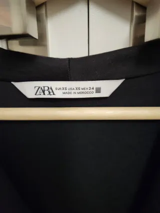 Mono Zara manga larga con cinturón