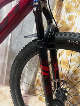 Ebike BH Ilynx 7.6 Race Carbon Roja talla M