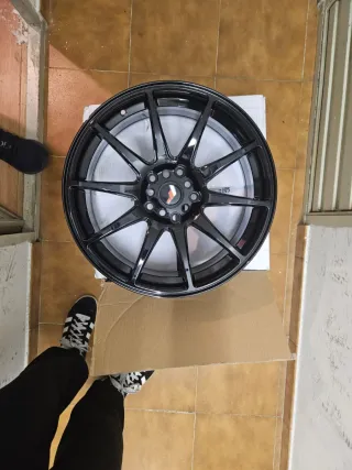 Llantas Japan Racing 11 en 18"