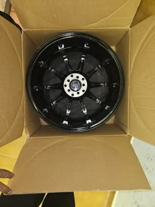 Llantas Japan Racing 11 en 18"