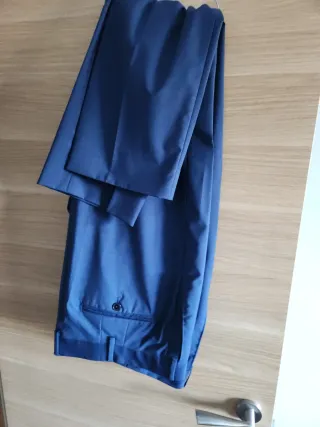 Traje azul elegante